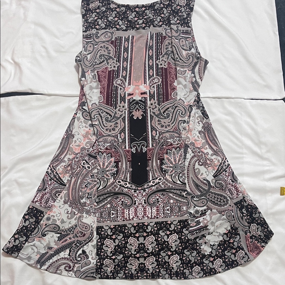 Cleo Paisley Floral Sleeveless Tunic Top Zip Front V Neck Size S Petite - Picture 8 of 9